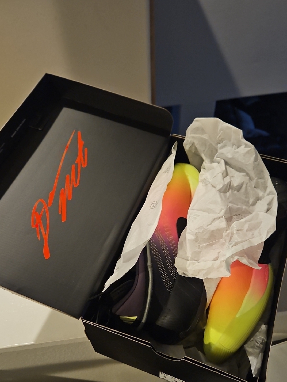 Adidas D.O.N issue 7 Basketball Athletic Shoes - Neon Gradient Sz 8 with box - Picture 2 of 9
